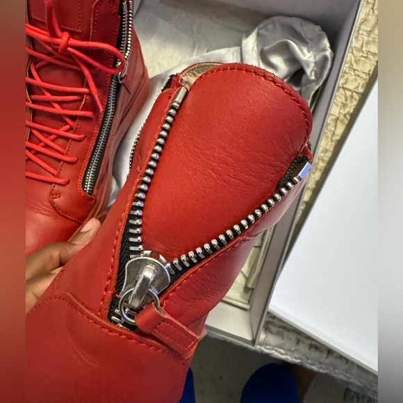 “Giuseppe”men’s US 12 authentic sneaker - Picture 4 of 8